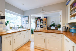 Kitchen- click for photo gallery